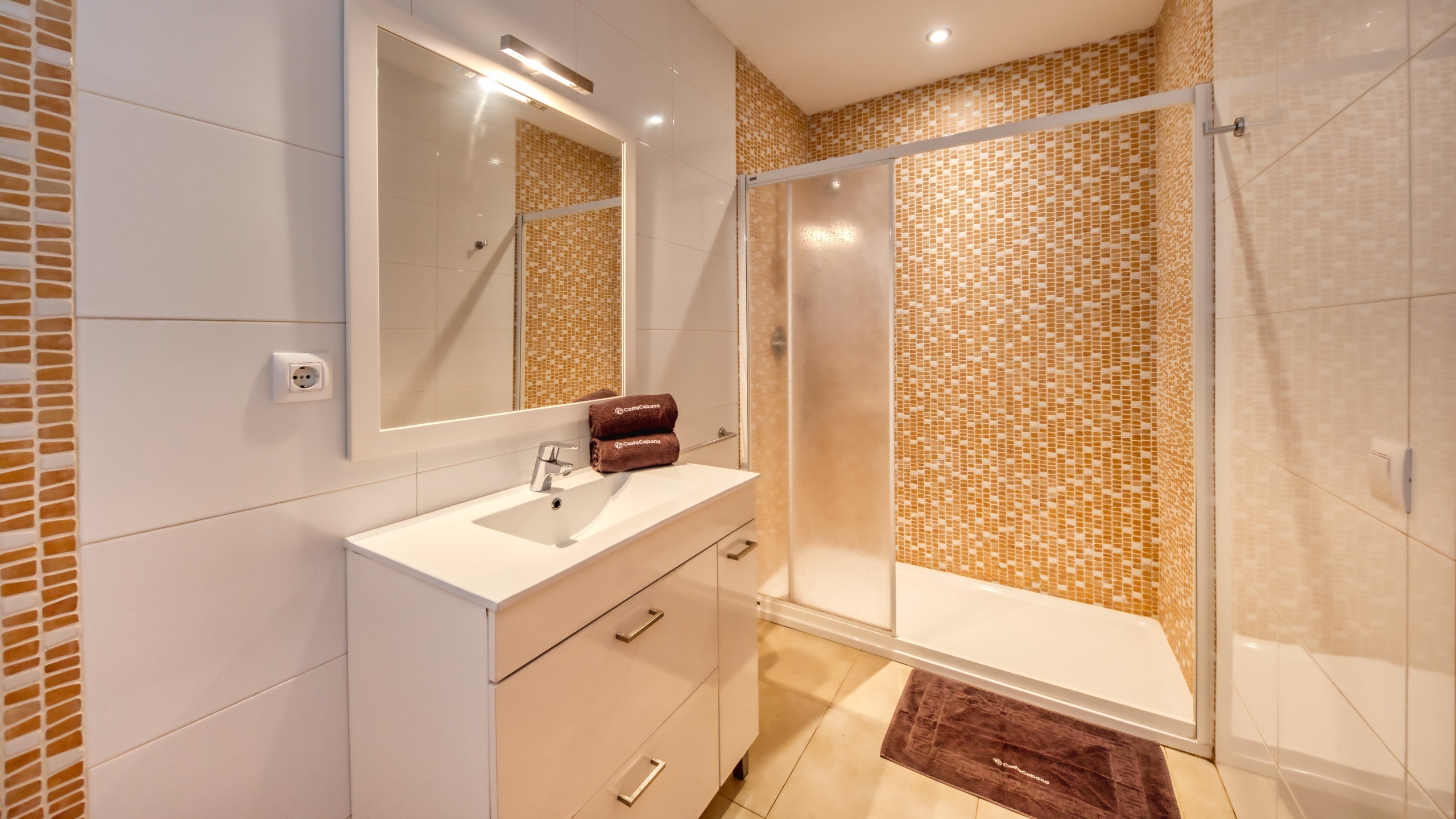 Vakantievilla's Costa Brava Spanje - Villa Lloret - Badkamer