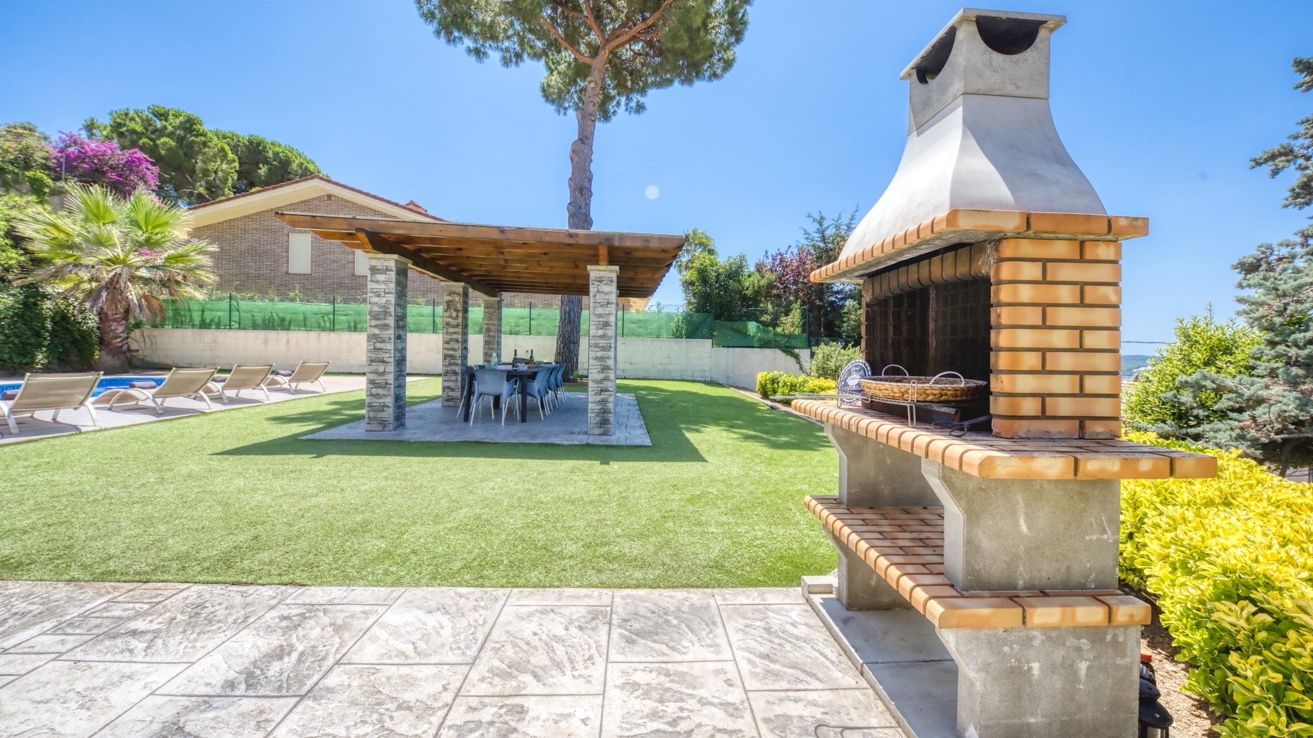 Vakantievilla's Costa Brava Spanje - Villa Paris - BBQ gebied