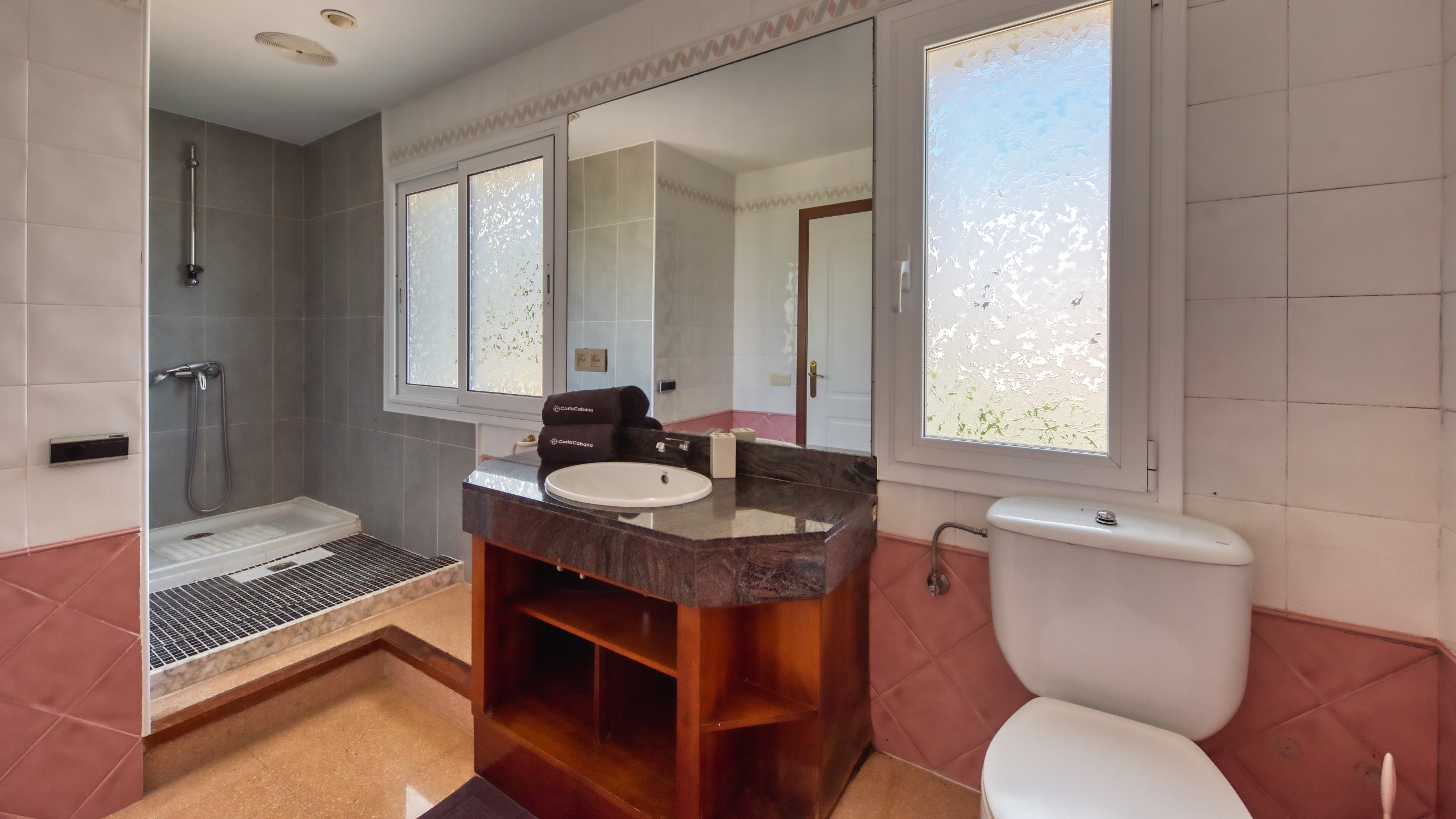 Vakantievilla's Costa Brava Spanje - Villa Valentina - Badkamer