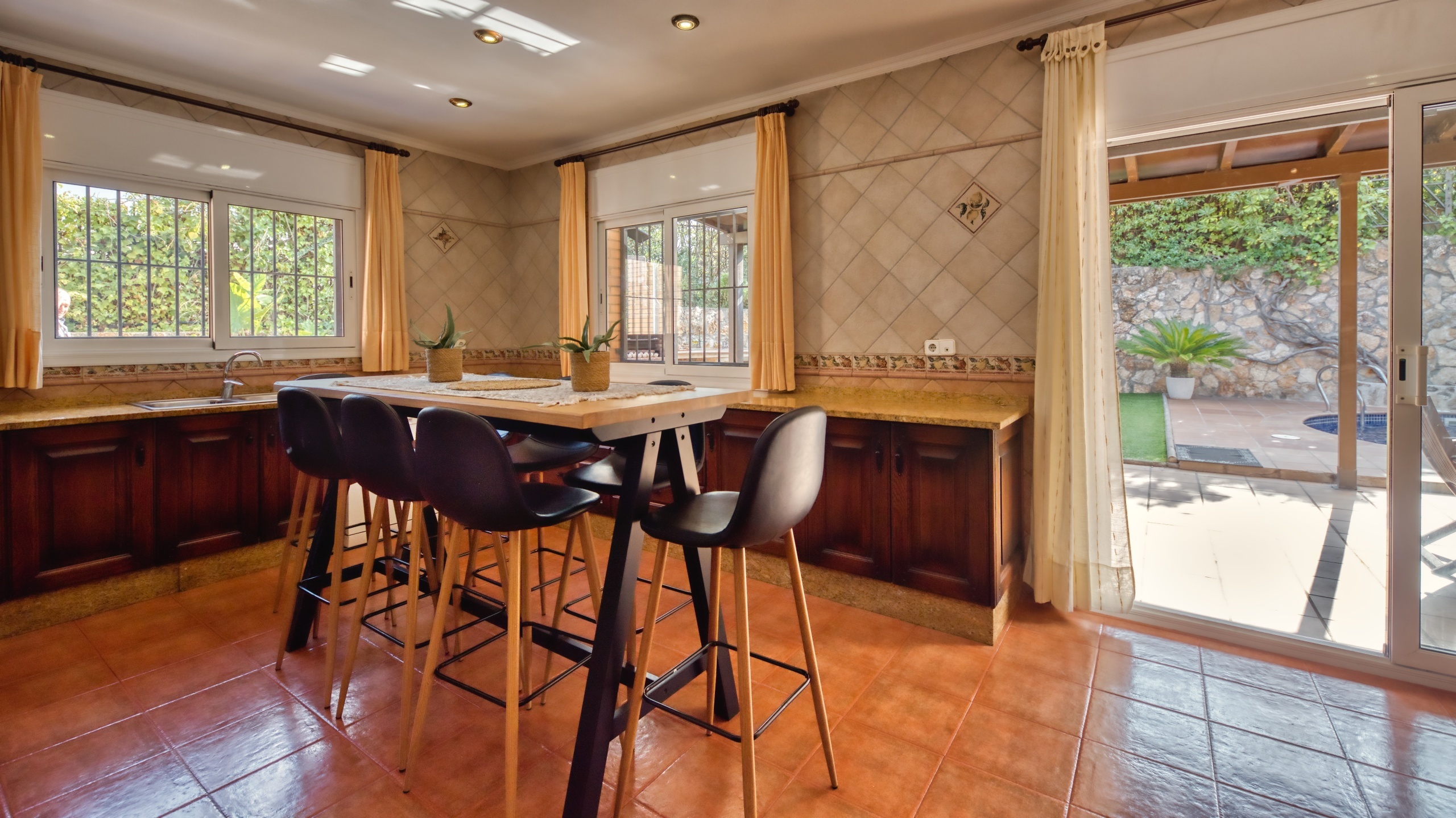 Vakantievilla's Costa Brava Spanje - Villa Alba - Eethoek