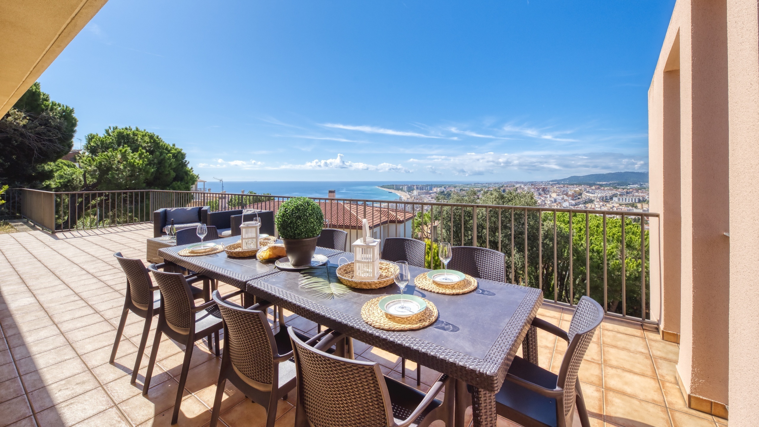 Vakantievilla's Costa Brava Spanje - Villa Mauri - Eethoek