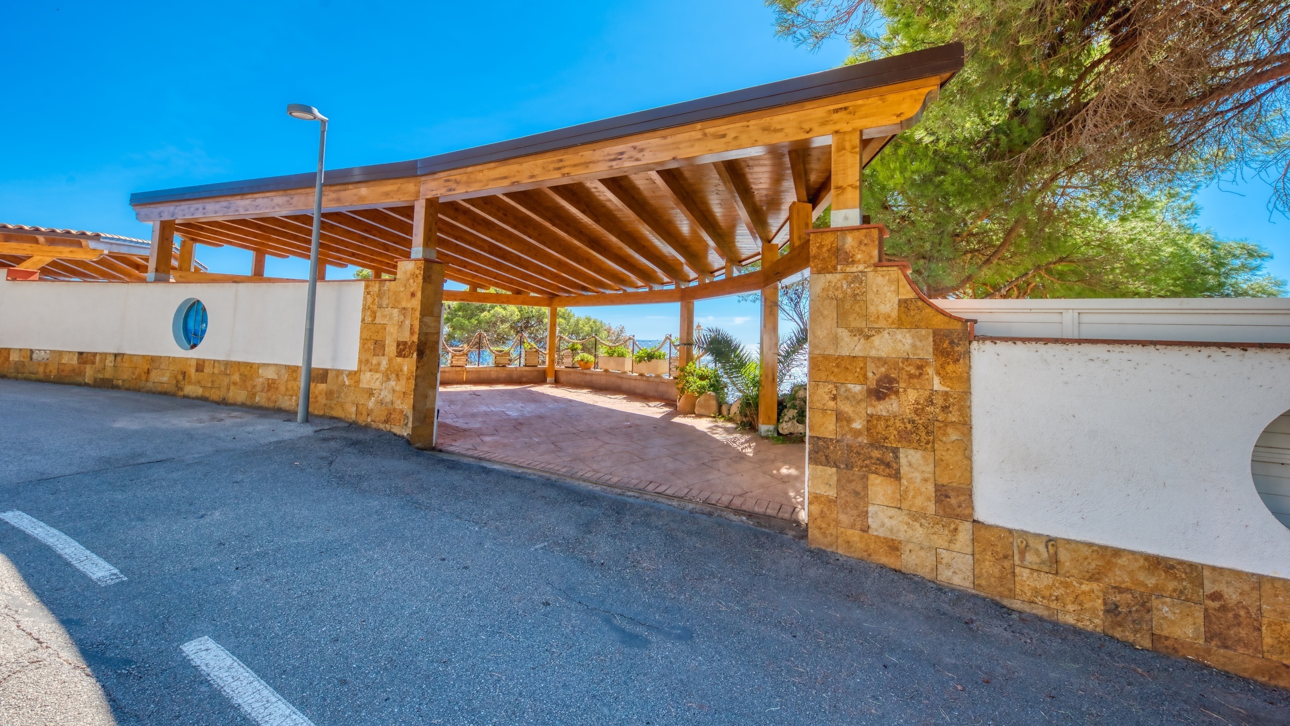 Vakantievilla's Costa Brava Spanje - Villa Infinity - Parkeergelegenheid