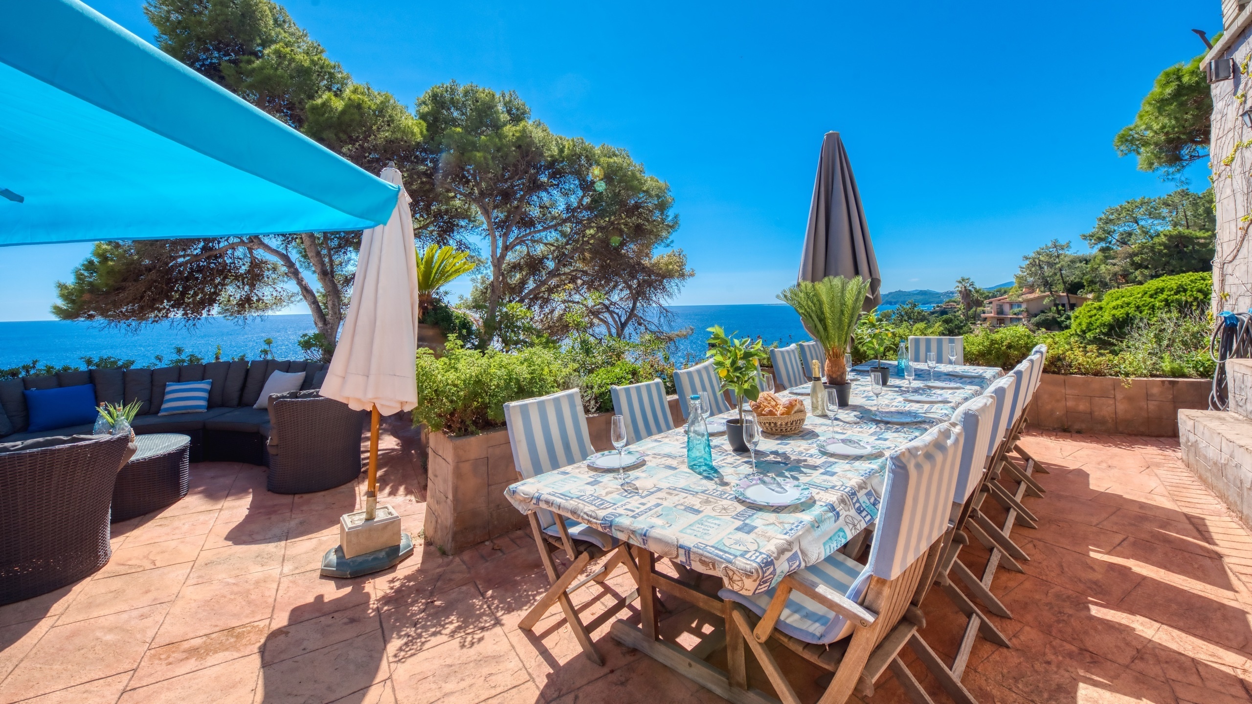 Vakantievilla's Costa Brava Spanje - Villa Infinity - BBQ gebied