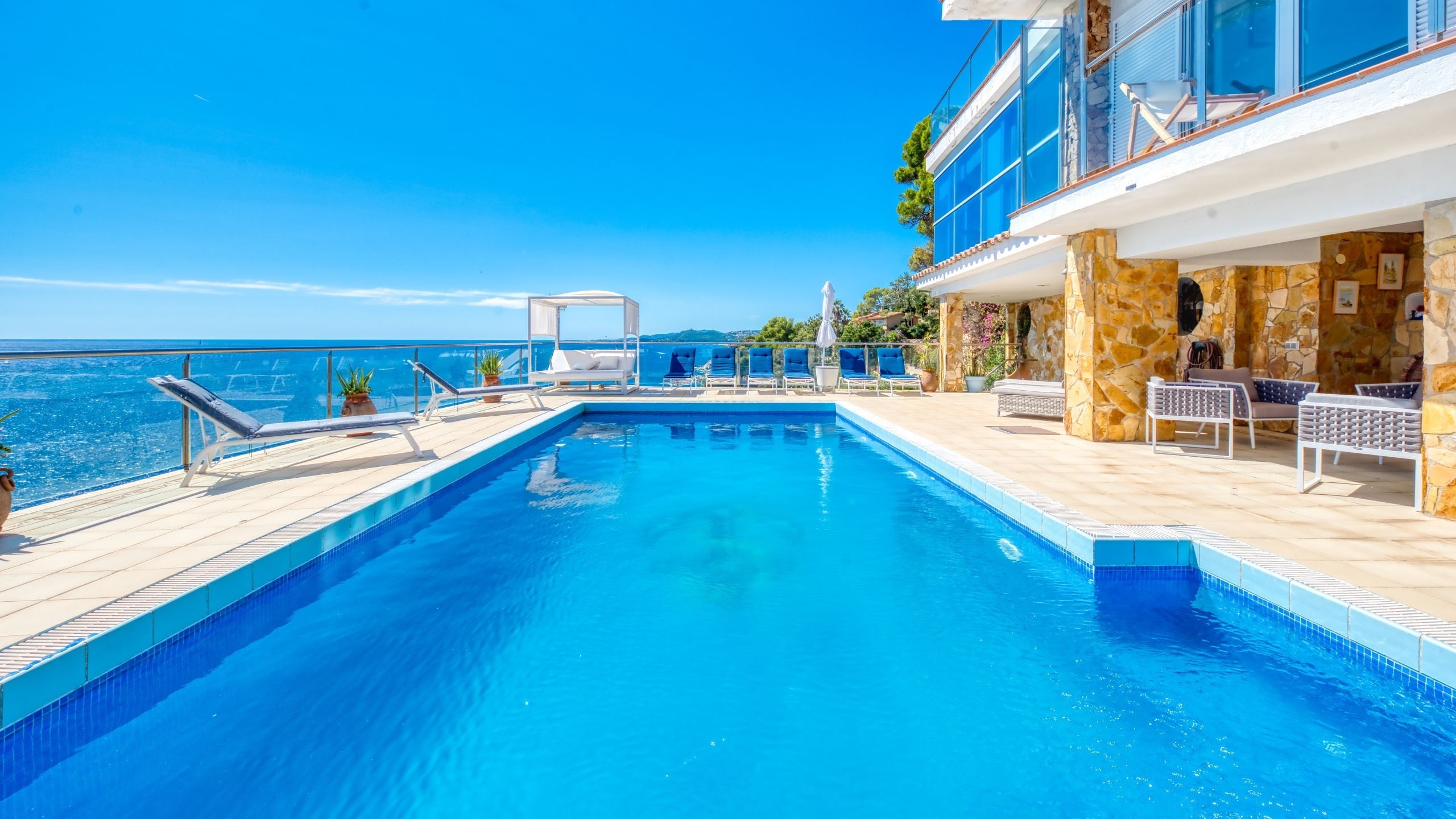 Vakantievilla's Costa Brava Spanje - Villa Infinity - Zwembad