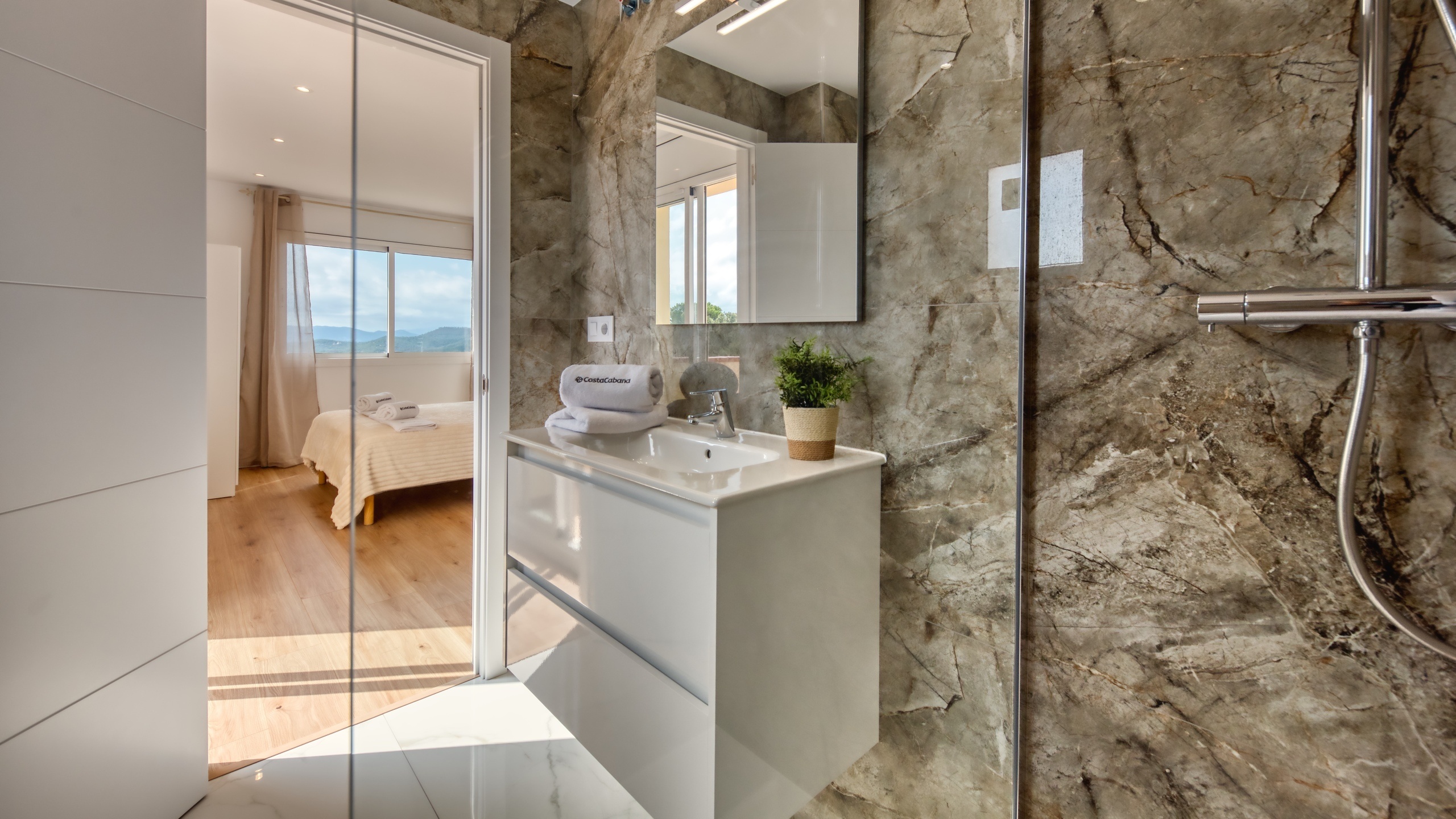 Vakantievilla's Costa Brava Spanje - Villa La Luna - En-suite badkamer 
