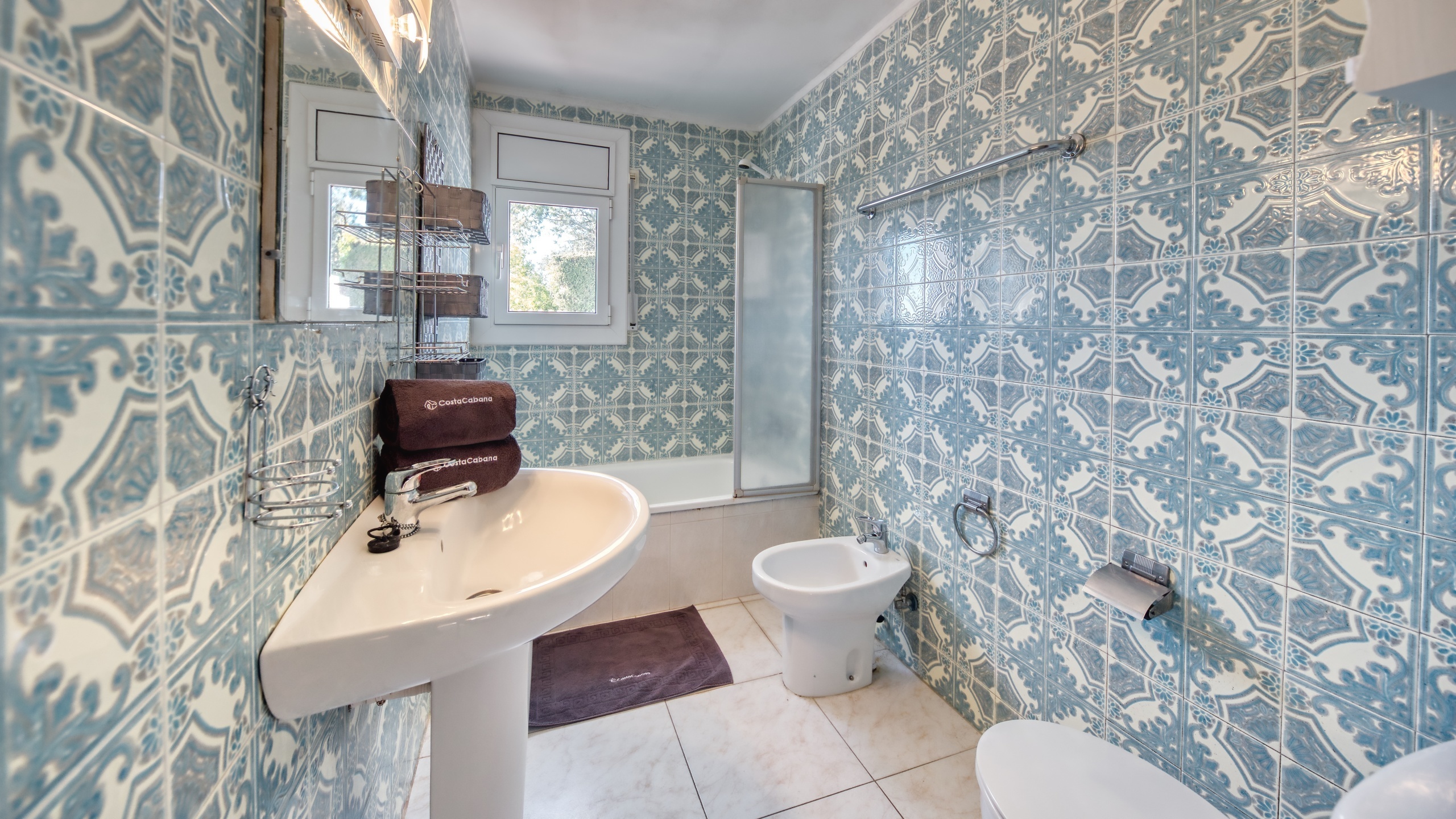 Vakantievilla's Costa Brava Spanje - Villa Elfi - Badkamer