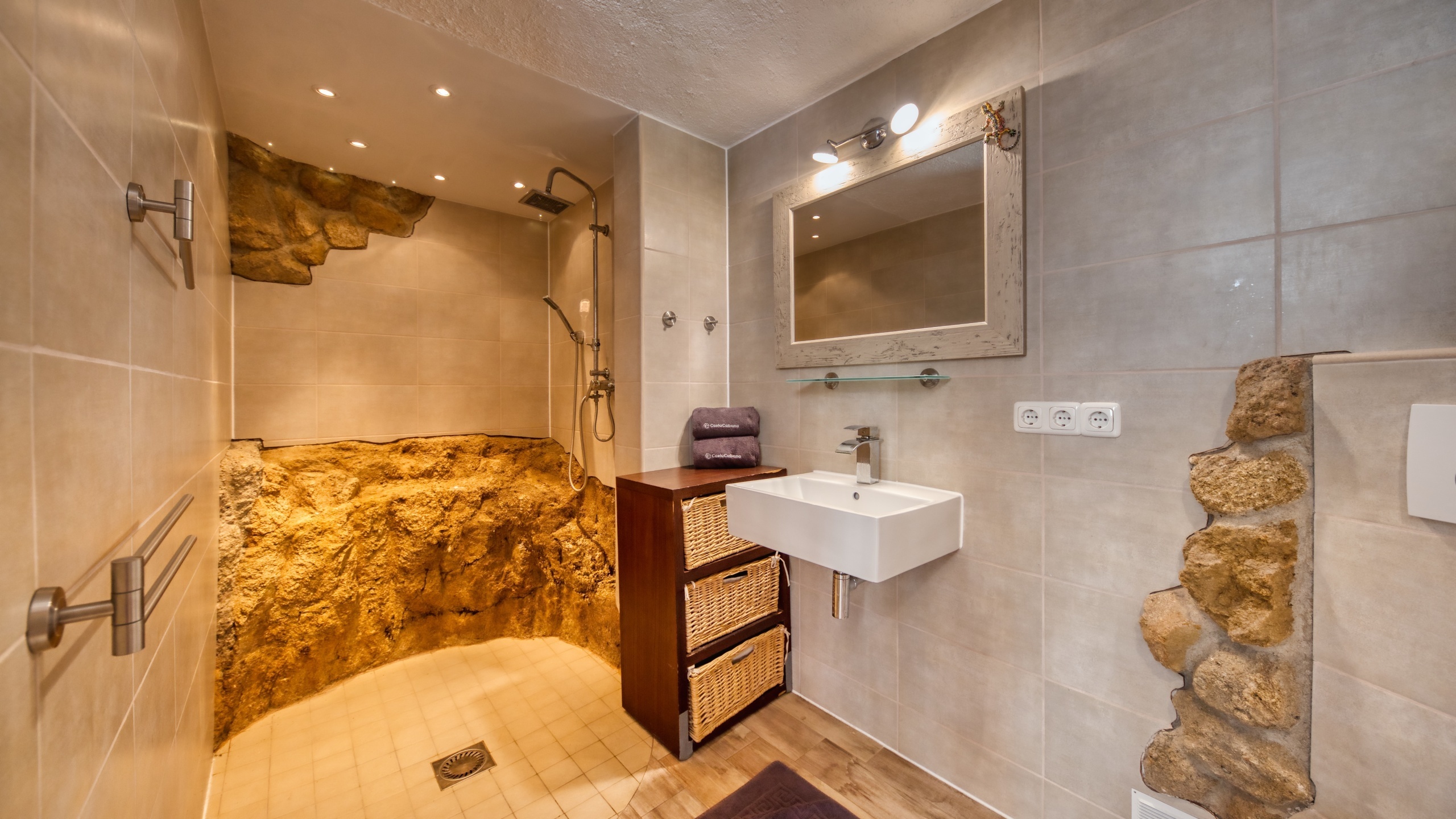 Vakantievilla's Costa Brava Spanje - Villa Gabriella - Badkamer