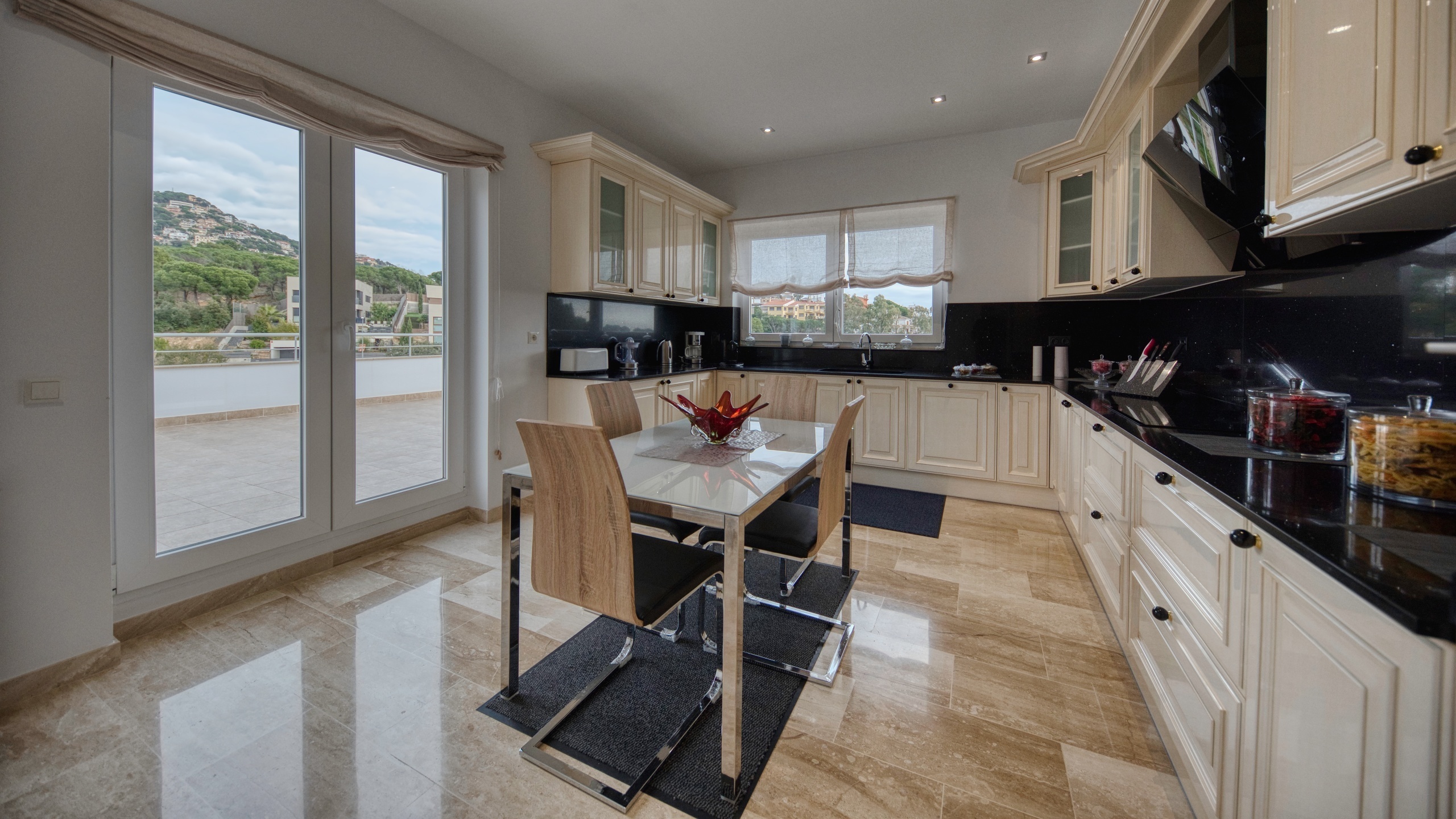 Vakantievilla's Costa Brava Spanje - Villa Madison - Keuken