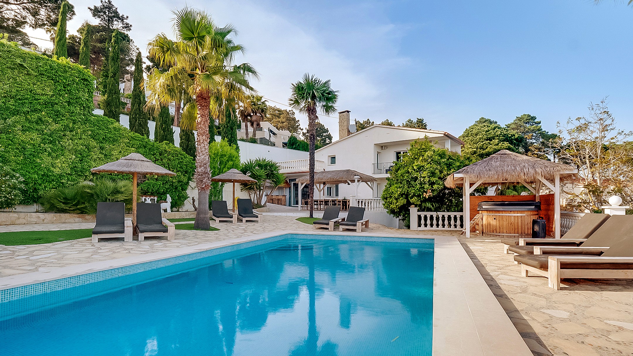 Vakantievilla's Costa Brava Spanje - Villa Tropicana - Zwembad