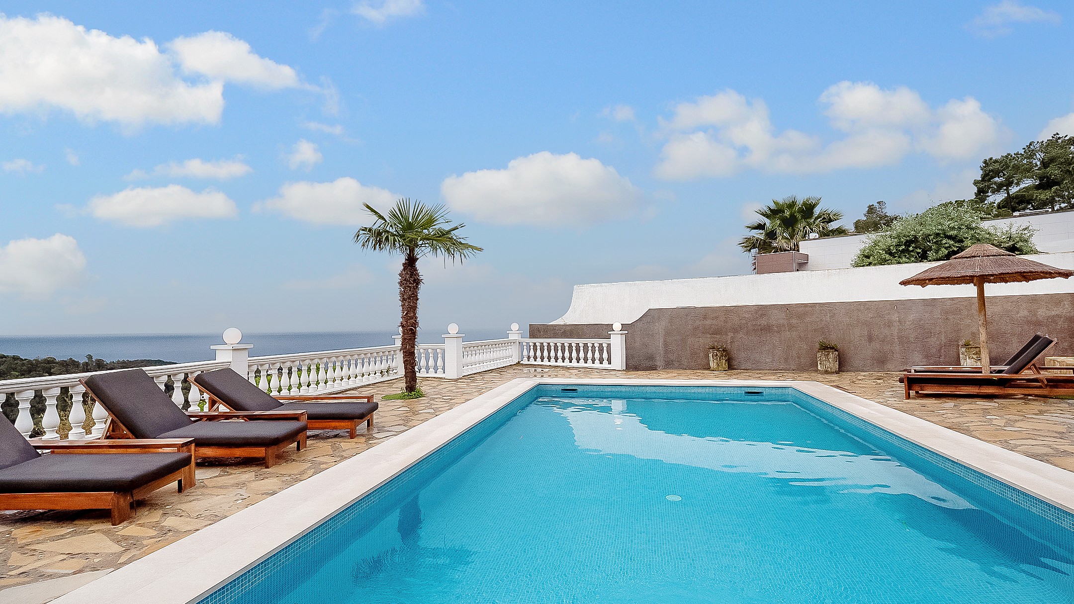 Vakantievilla's Costa Brava Spanje - Villa Tropicana - Zwembad