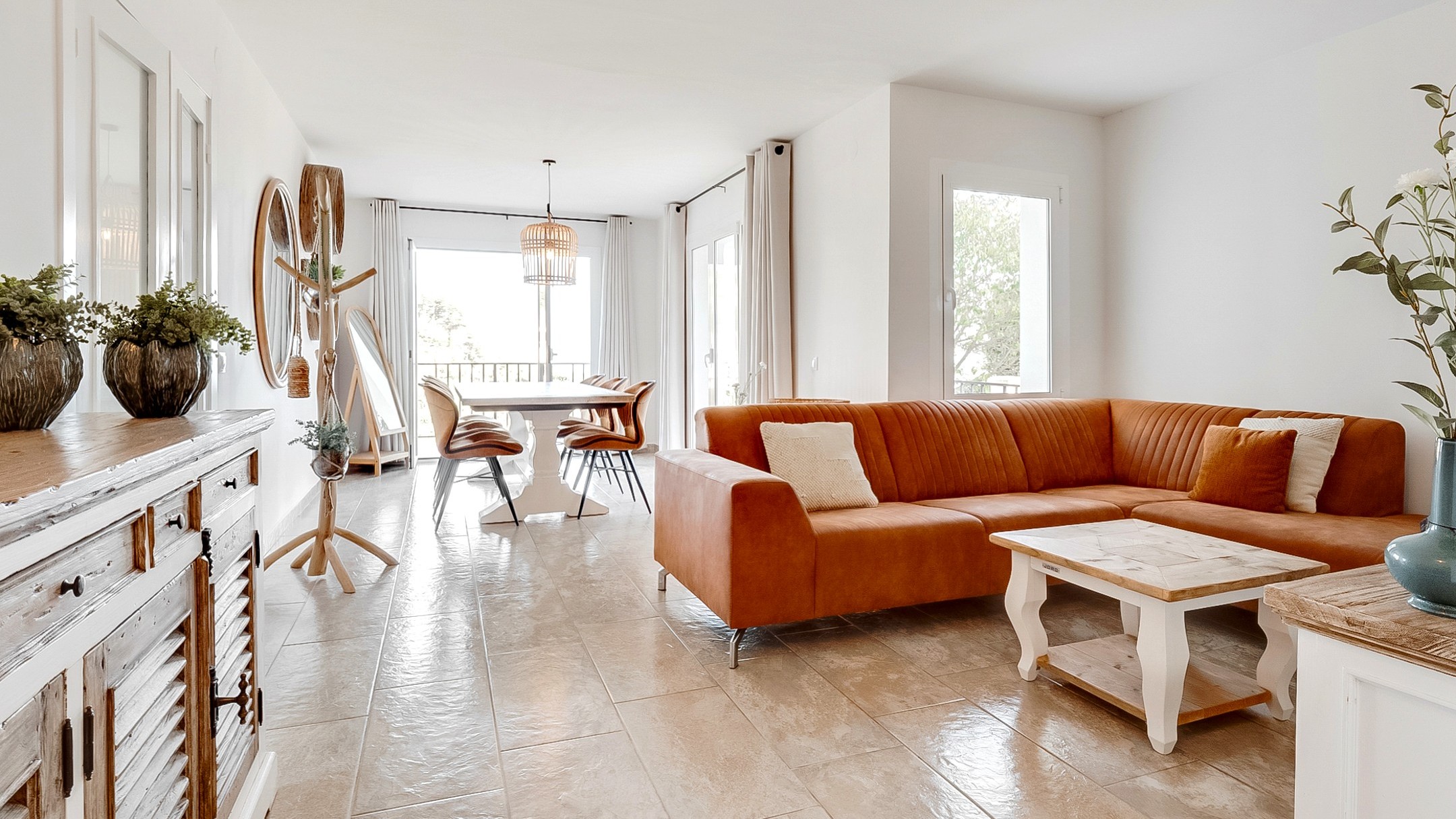 Vakantievilla's Costa Brava Spanje - Villa Tropicana - Woonkamer