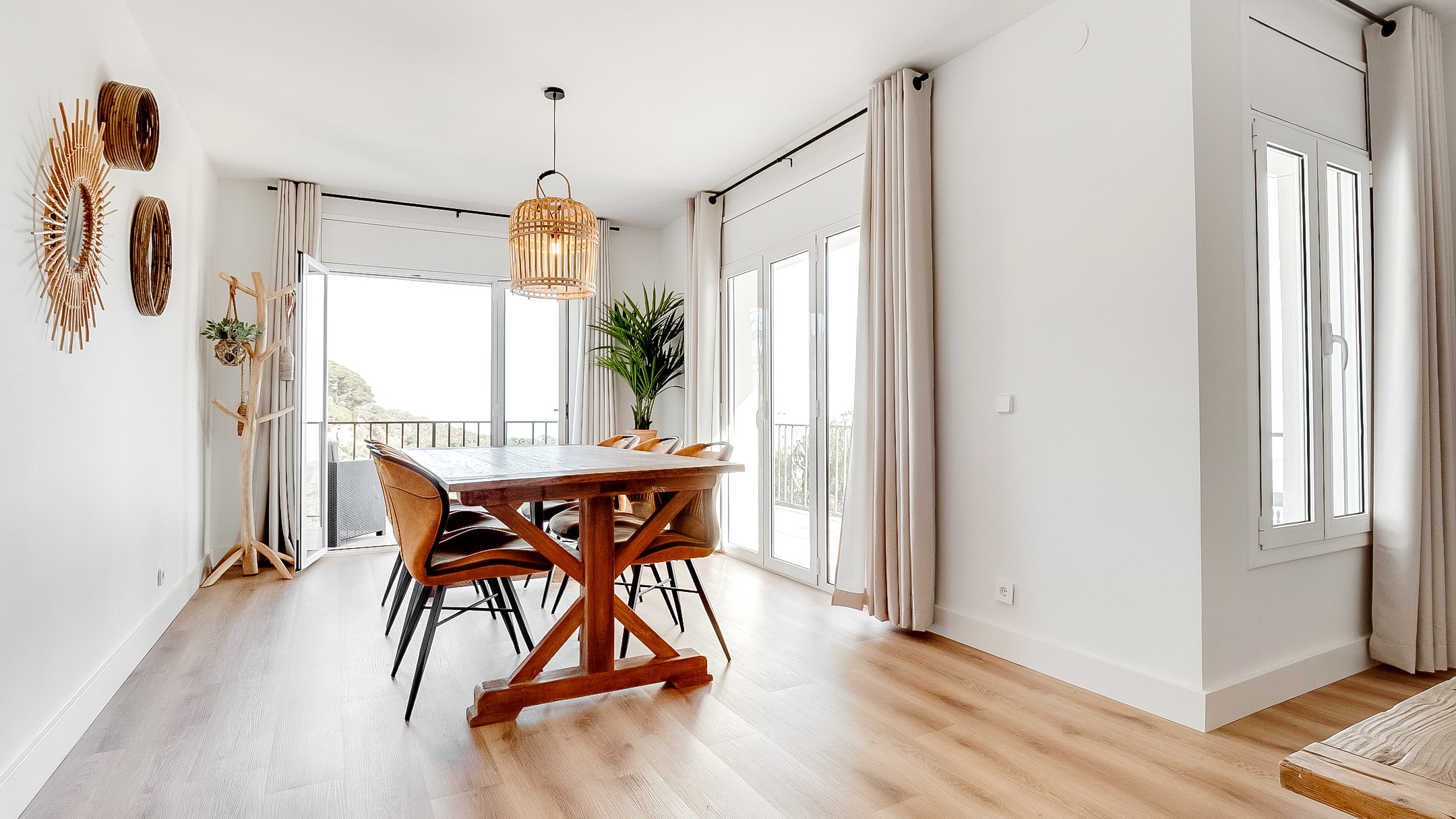 Vakantievilla's Costa Brava Spanje - Villa Tropicana - Eetkamer