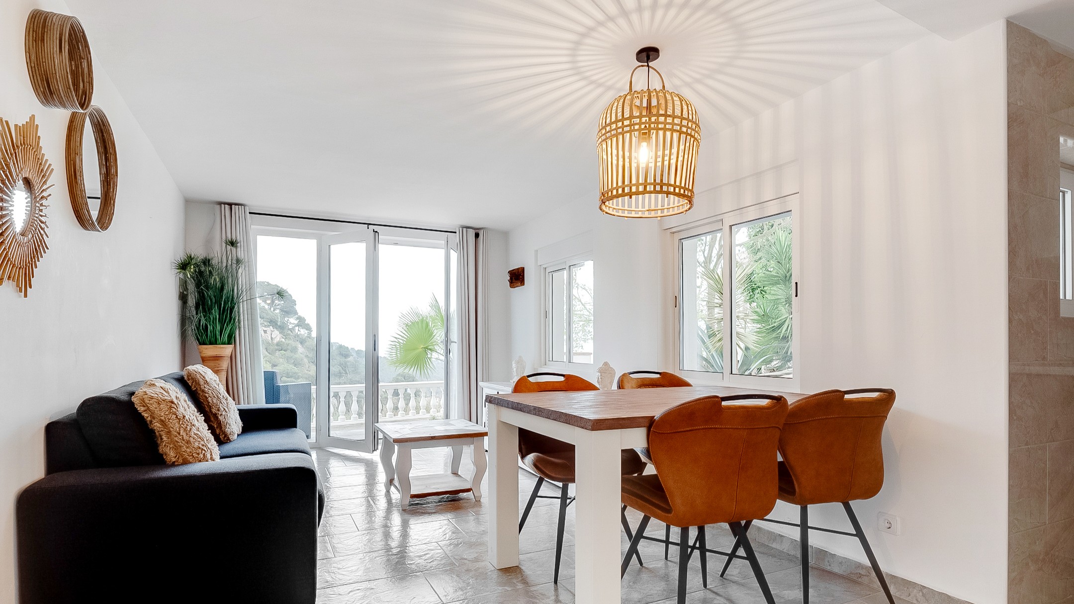 Vakantievilla's Costa Brava Spanje - Villa Tropicana - Eetkamer