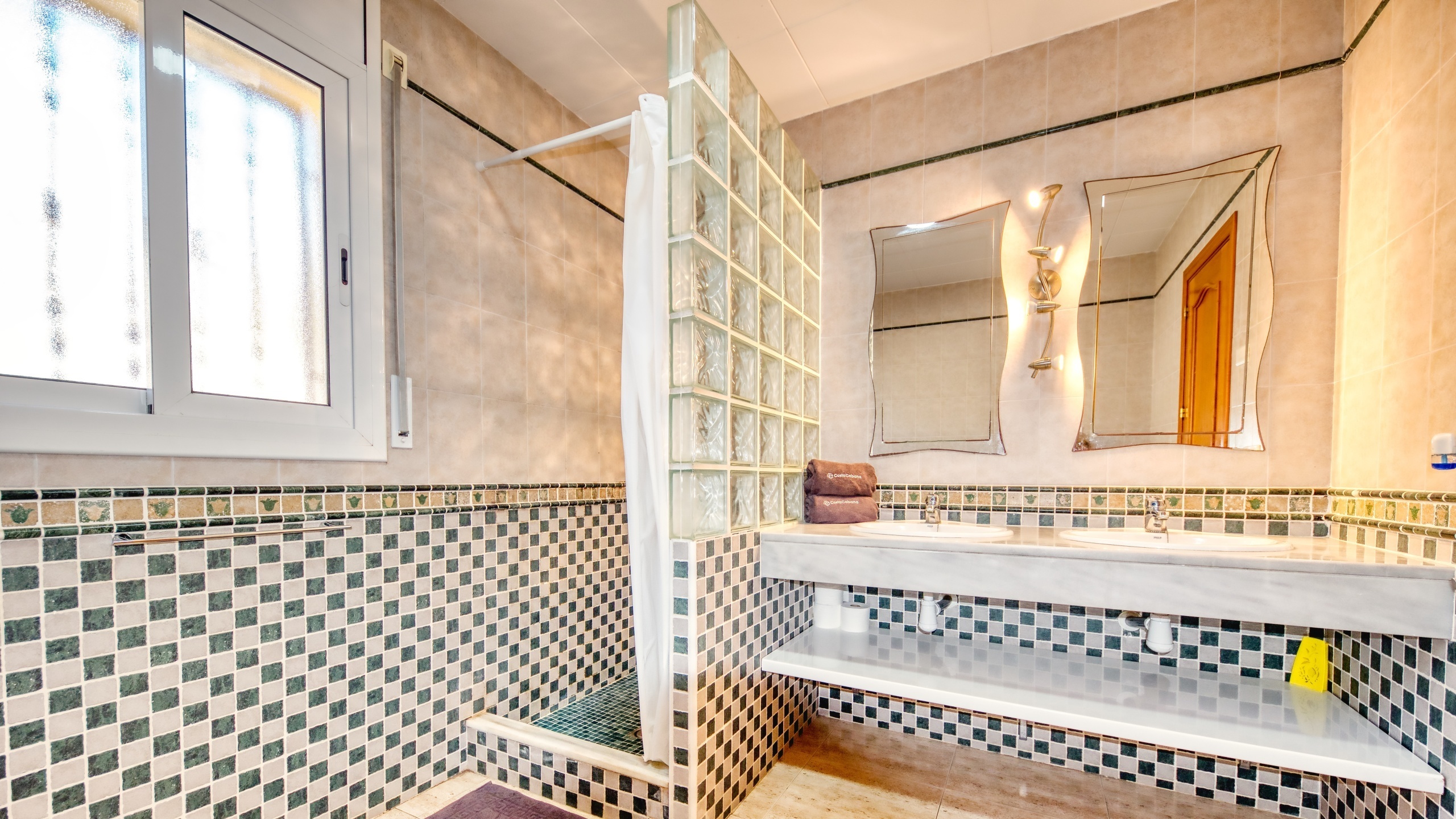 Vakantievilla's Costa Brava Spanje - Villa Holiday - Badkamer