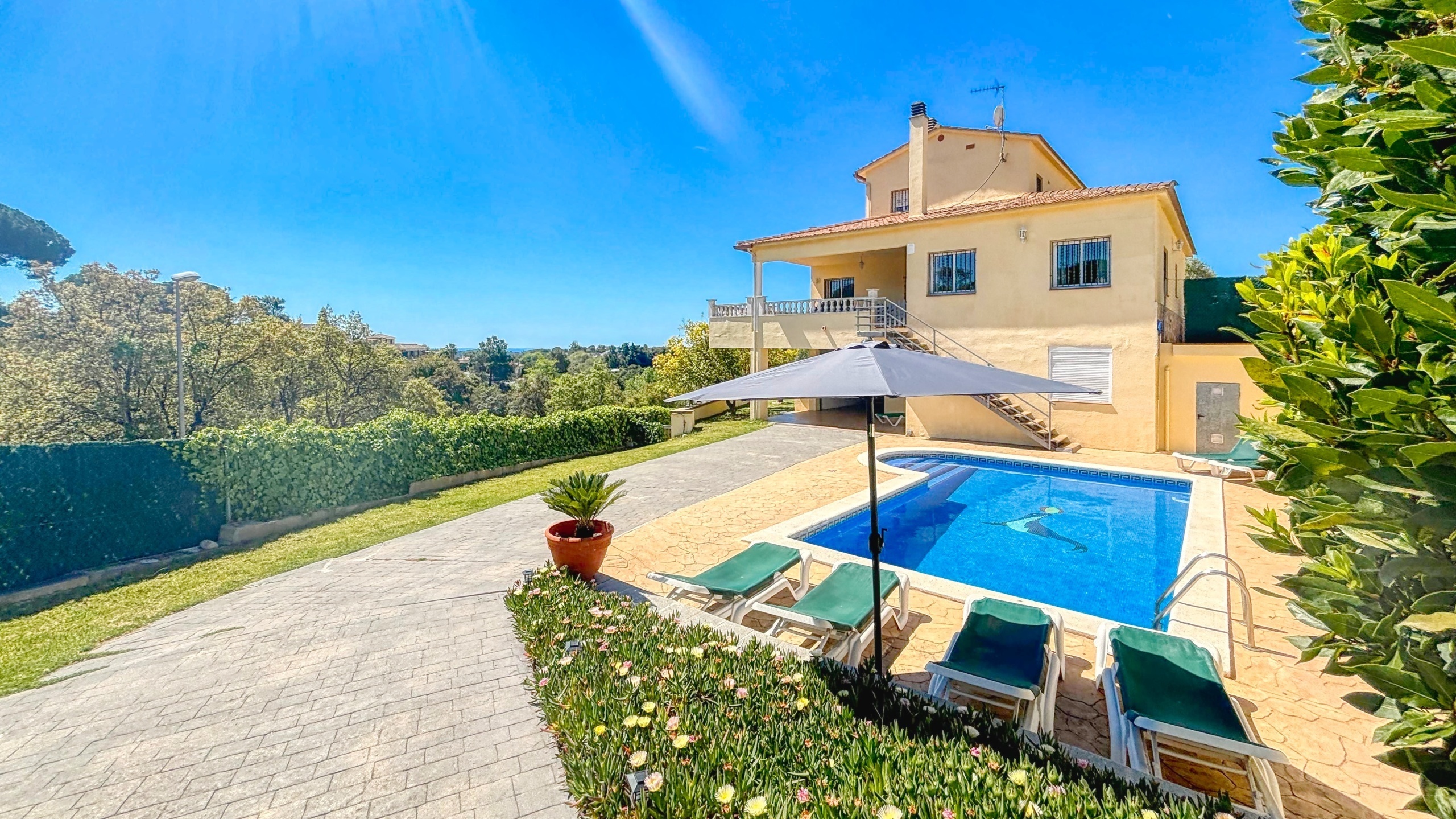 Vakantievilla's Costa Brava Spanje - Villa Holiday - Villa buiten