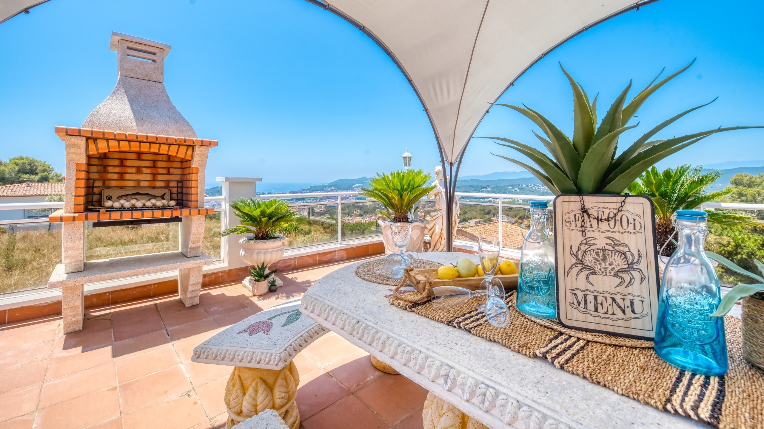Vakantievilla's Costa Brava Spanje - Villa Maribel - BBQ gebied
