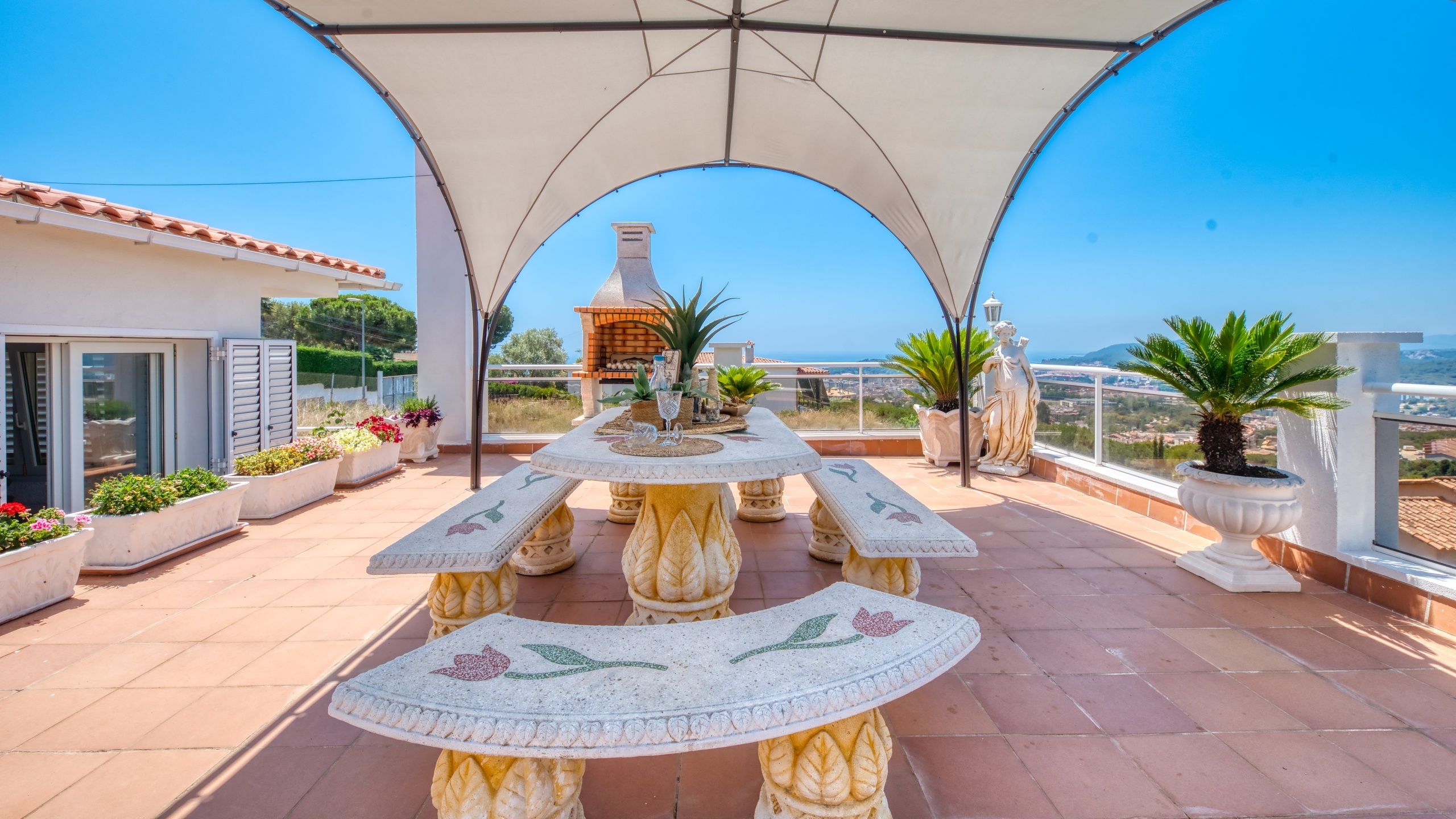 Vakantievilla's Costa Brava Spanje - Villa Maribel - BBQ gebied