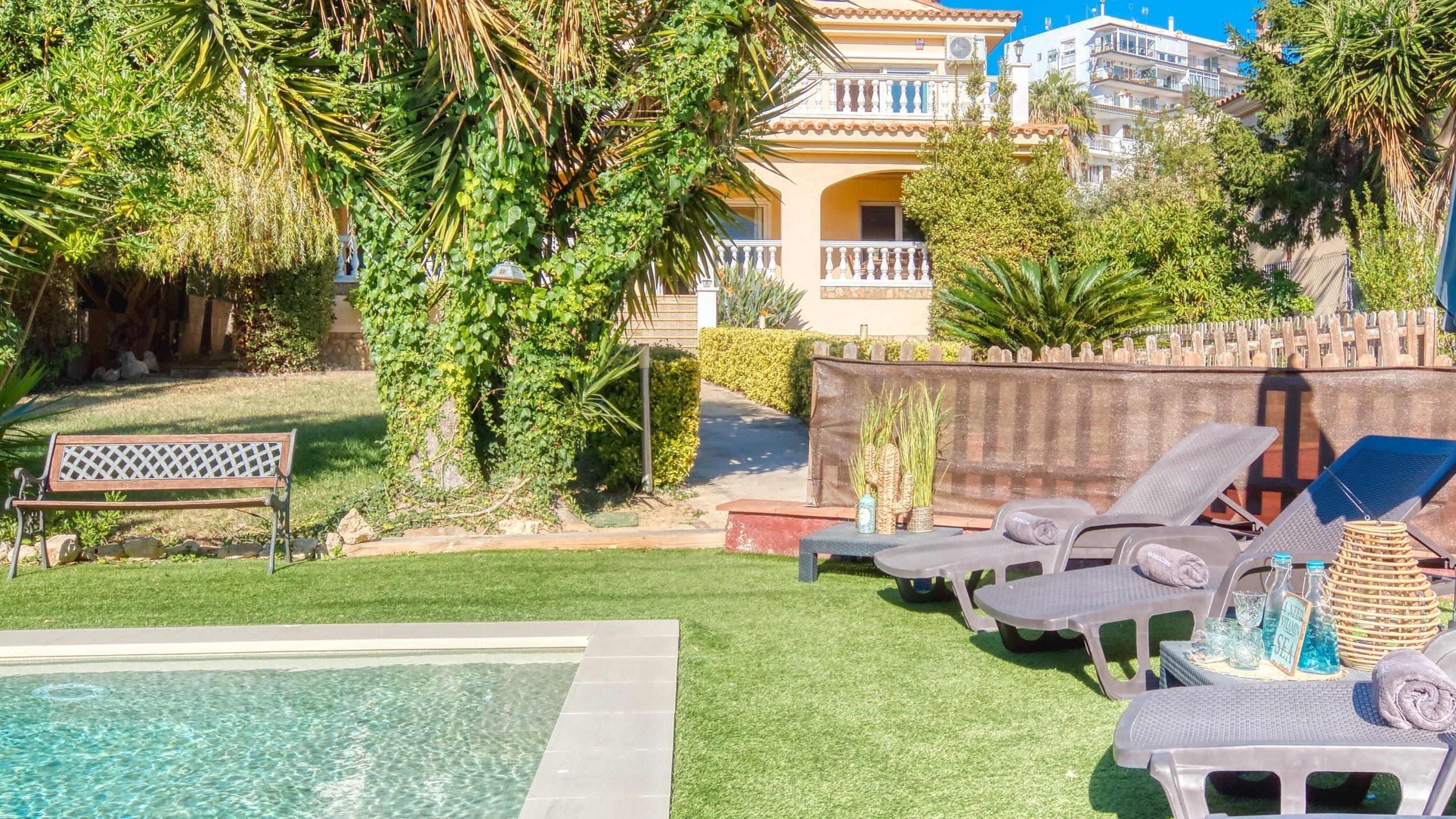 Vakantievilla's Costa Brava Spanje - Villa Summertime - Zwembad