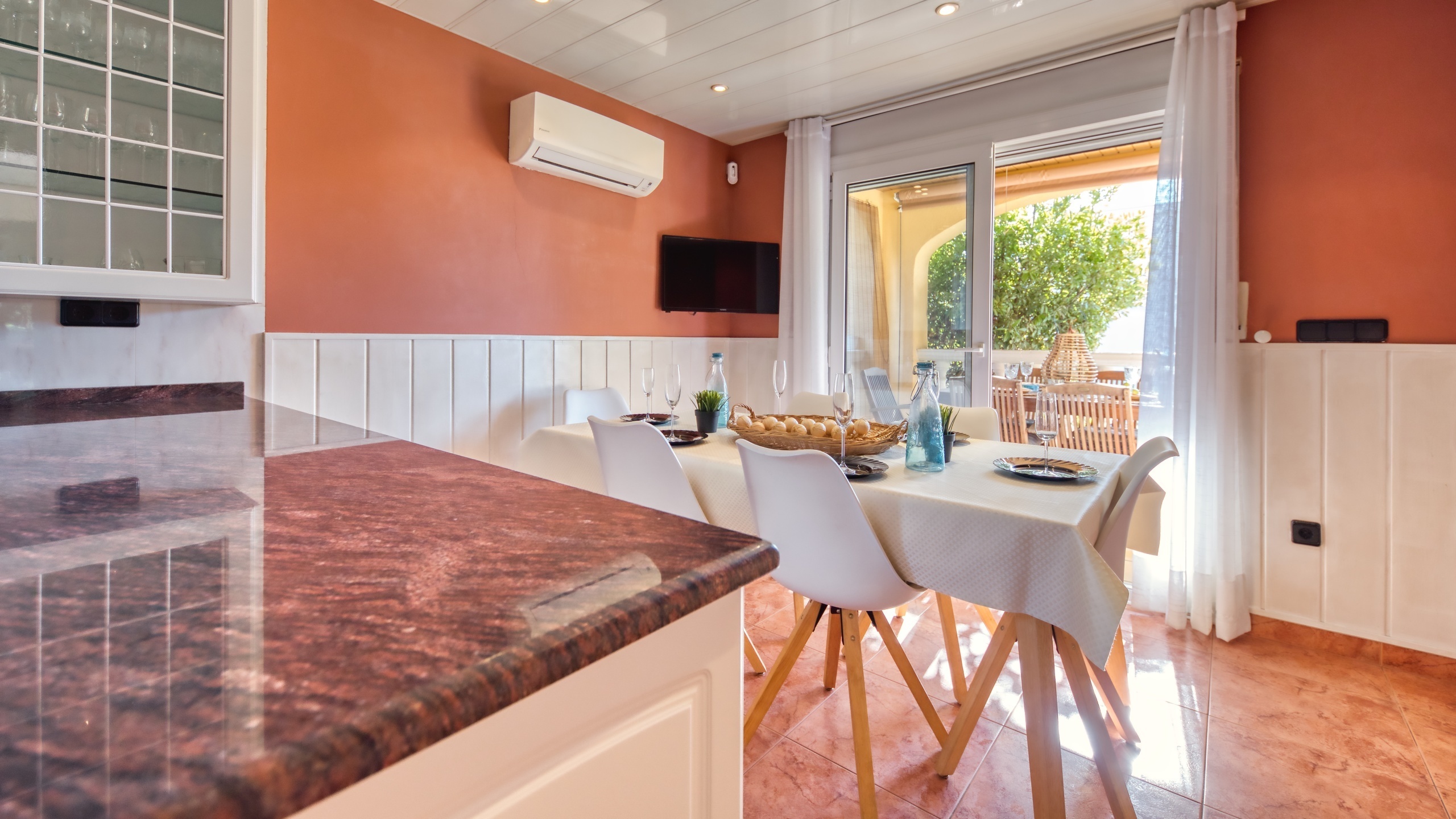 Vakantievilla's Costa Brava Spanje - Villa Summertime - Eethoek