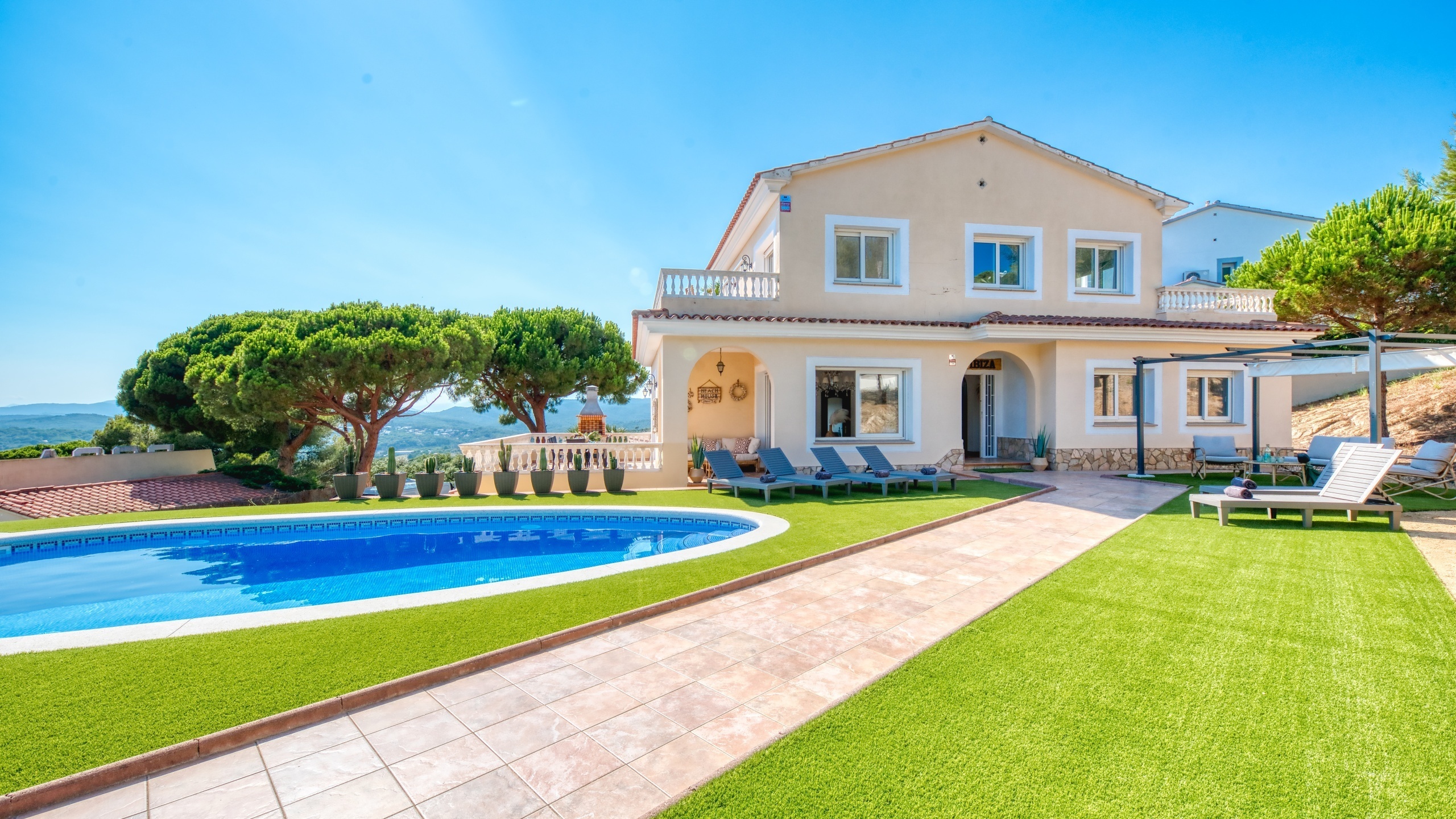 Vakantievilla's Costa Brava Spanje - Villa Ibiza - Villa buiten
