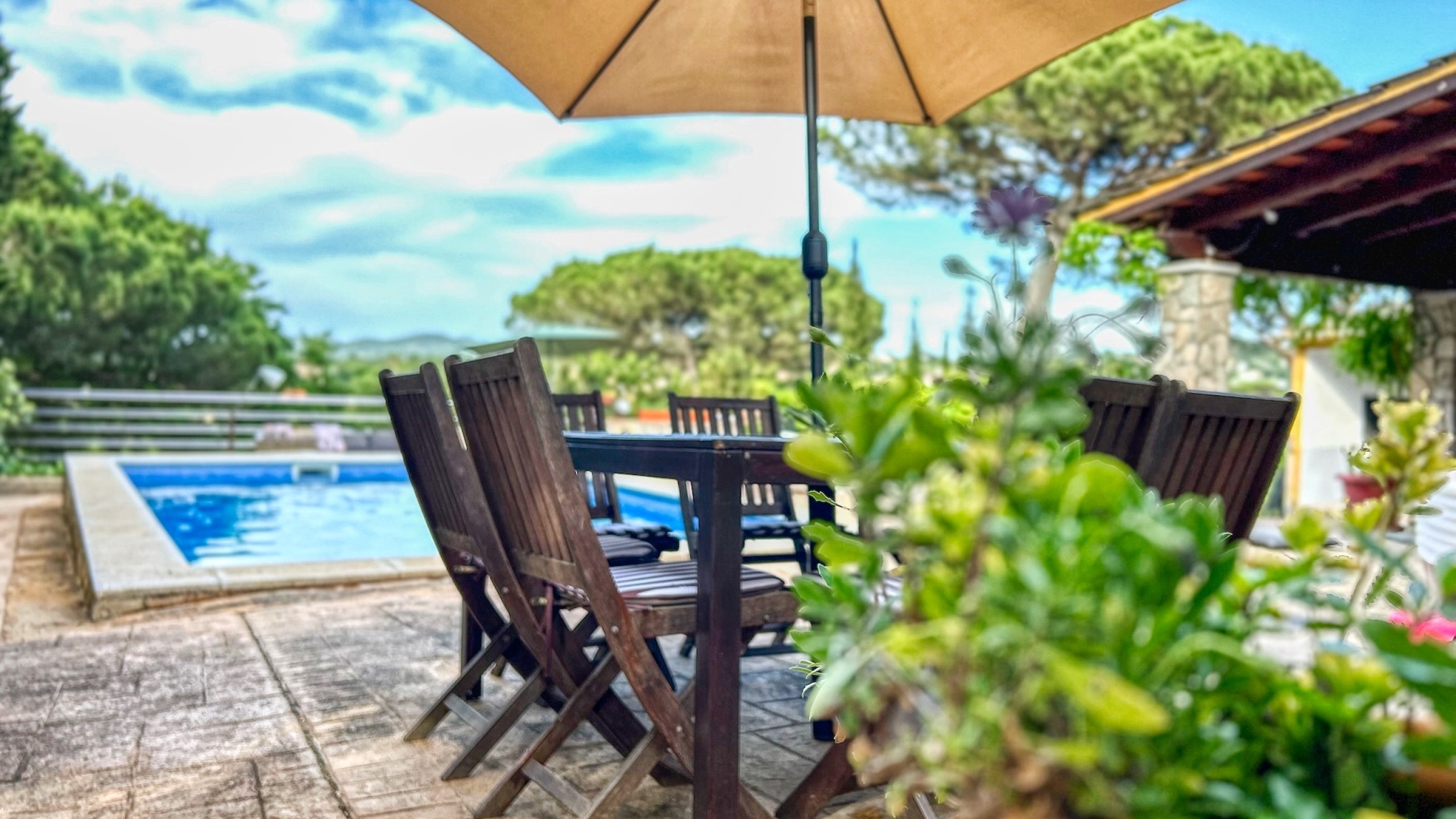 Vakantievilla's Costa Brava Spanje - Villa Iako - Villa buiten